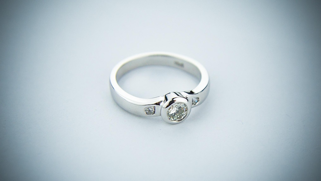 engagement-ring-2093824_1280